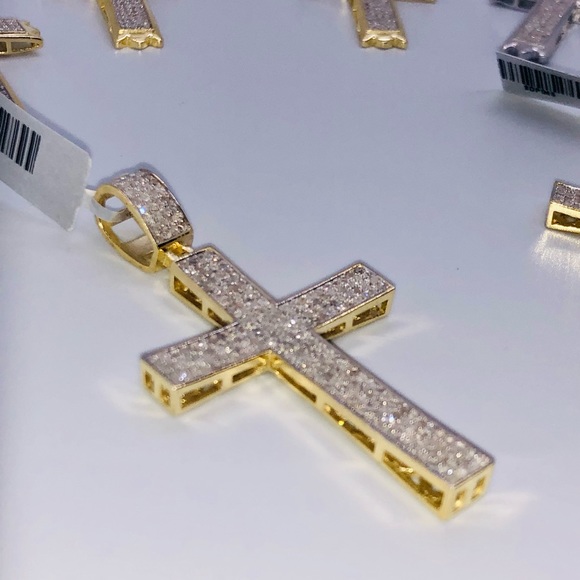 Real diamond Cross pendant Black Friday sale notCZ comes w/Authenticity card 1ct - Picture 9 of 9
